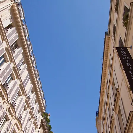 Hotel Arc De Triomphe 3*