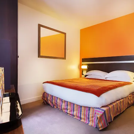 Arc De Triomphe Hotel 3*