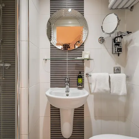 Hotel Arc De Triomphe