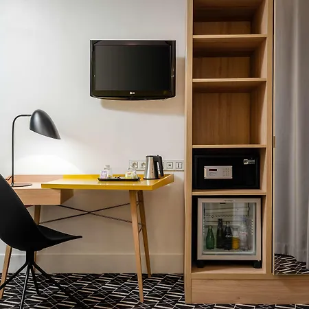 Arc De Triomphe Hotel 3*