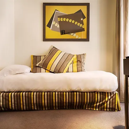 Arc De Triomphe Hotel 3*