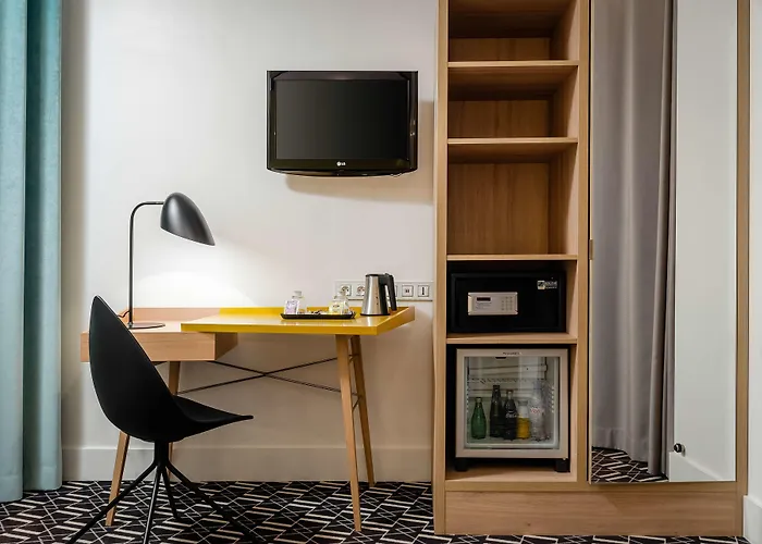 Arc De Triomphe Hotel 3*