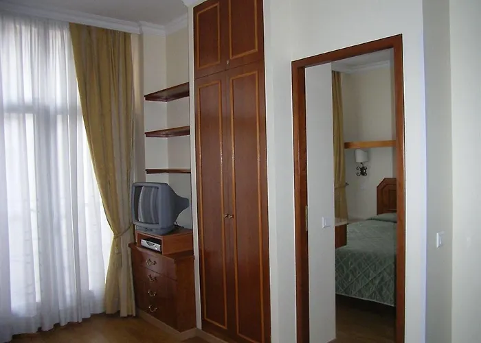 Hotel Arc De Triomphe