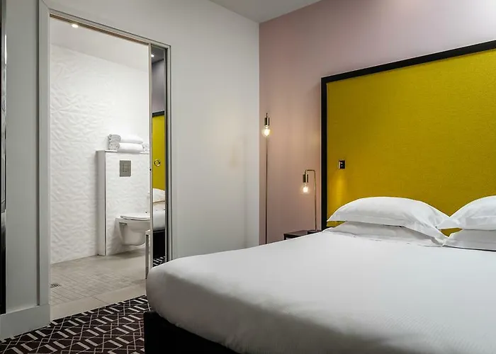 Arc De Triomphe Hotel 3*