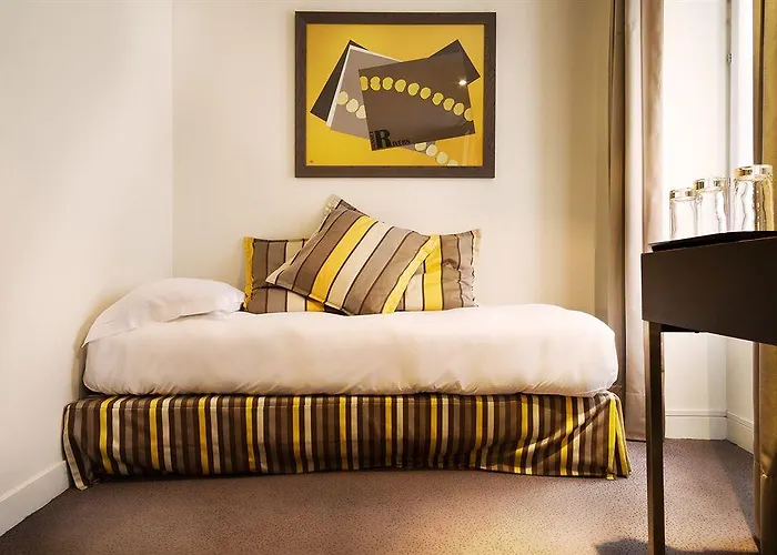 Arc De Triomphe Hotel 3*