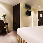 Hotel Arc De Triomphe 3*