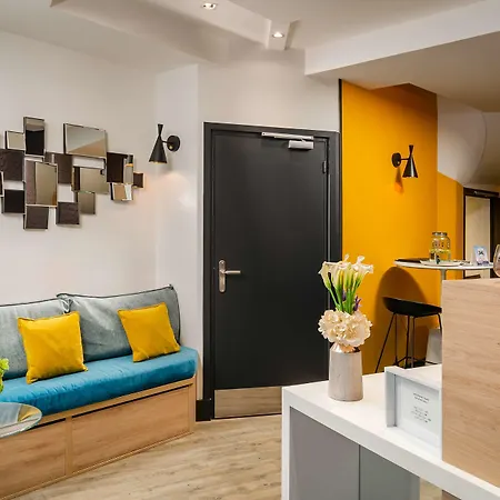 Arc De Triomphe Hotel