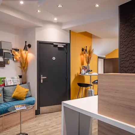 Hotel Arc De Triomphe Paris