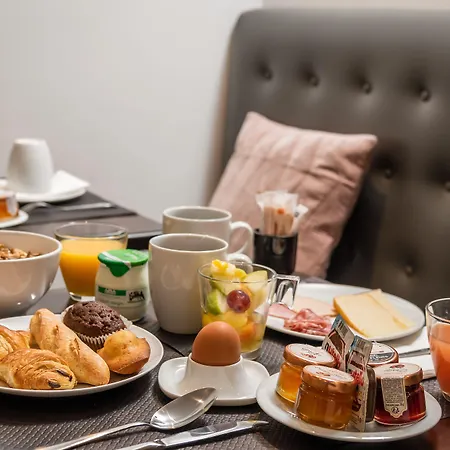 Hotel Arc De Triomphe Paris