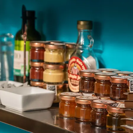 Arc De Triomphe Отель 3*