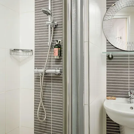 Hotel Arc De Triomphe 3*