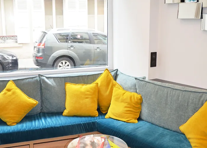 Hotell Arc De Triomphe 3*