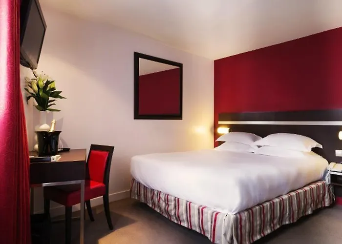 Arc De Triomphe Отель 3*