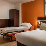 凯旋门酒店 3*