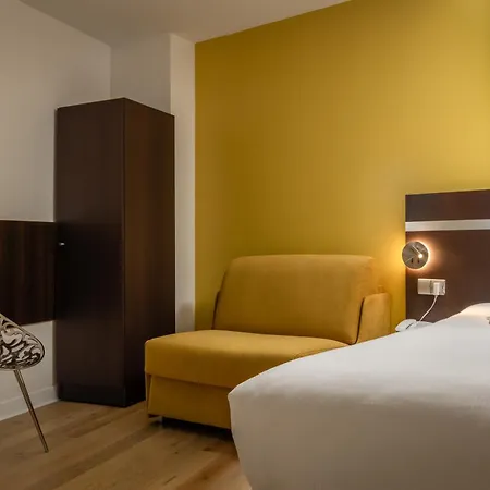 Hotel Arc De Triomphe Paryż