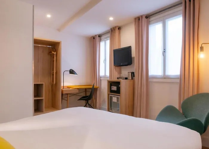 Arc De Triomphe Hotel