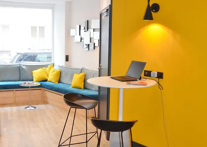 Arc De Triomphe Hotel