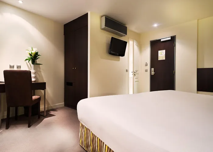 Hotel Arc De Triomphe Paryż