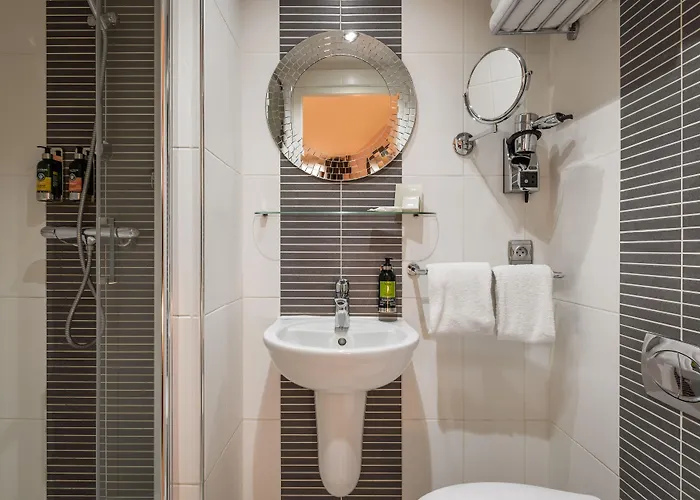 Hotel Arc De Triomphe