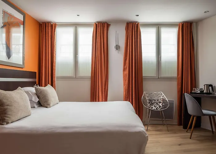 Arc De Triomphe Hotel 3*