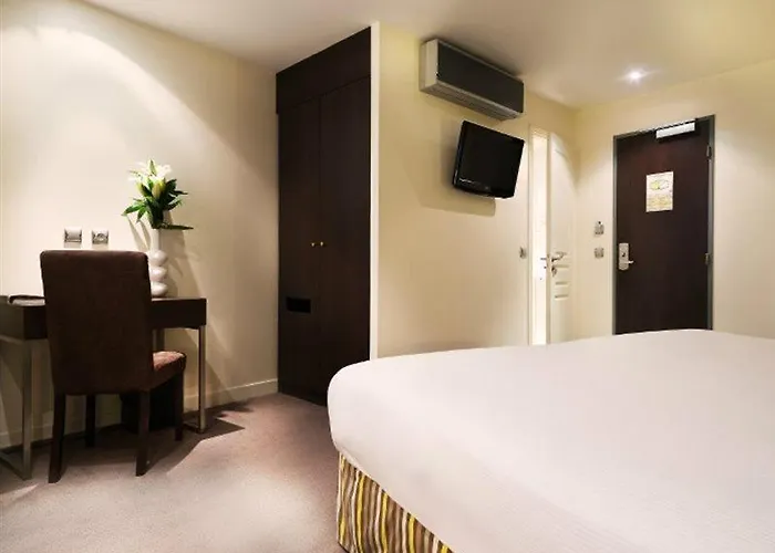 Hotel Arc De Triomphe 3*