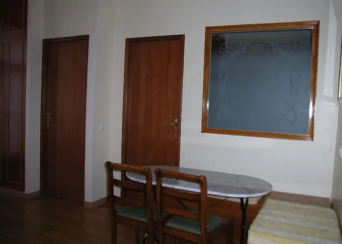 Hotel Arc De Triomphe 3*